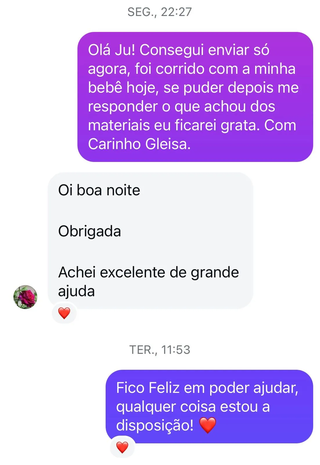 Mãe dizendo que achou o material excelente e de grande ajuda